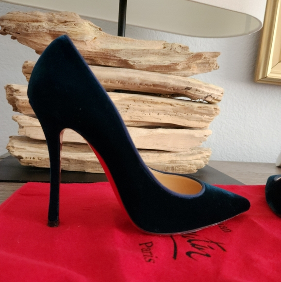 Christian Louboutin Velvet Decoltish 100 37 fits 36.5! - Picture 2 of 12